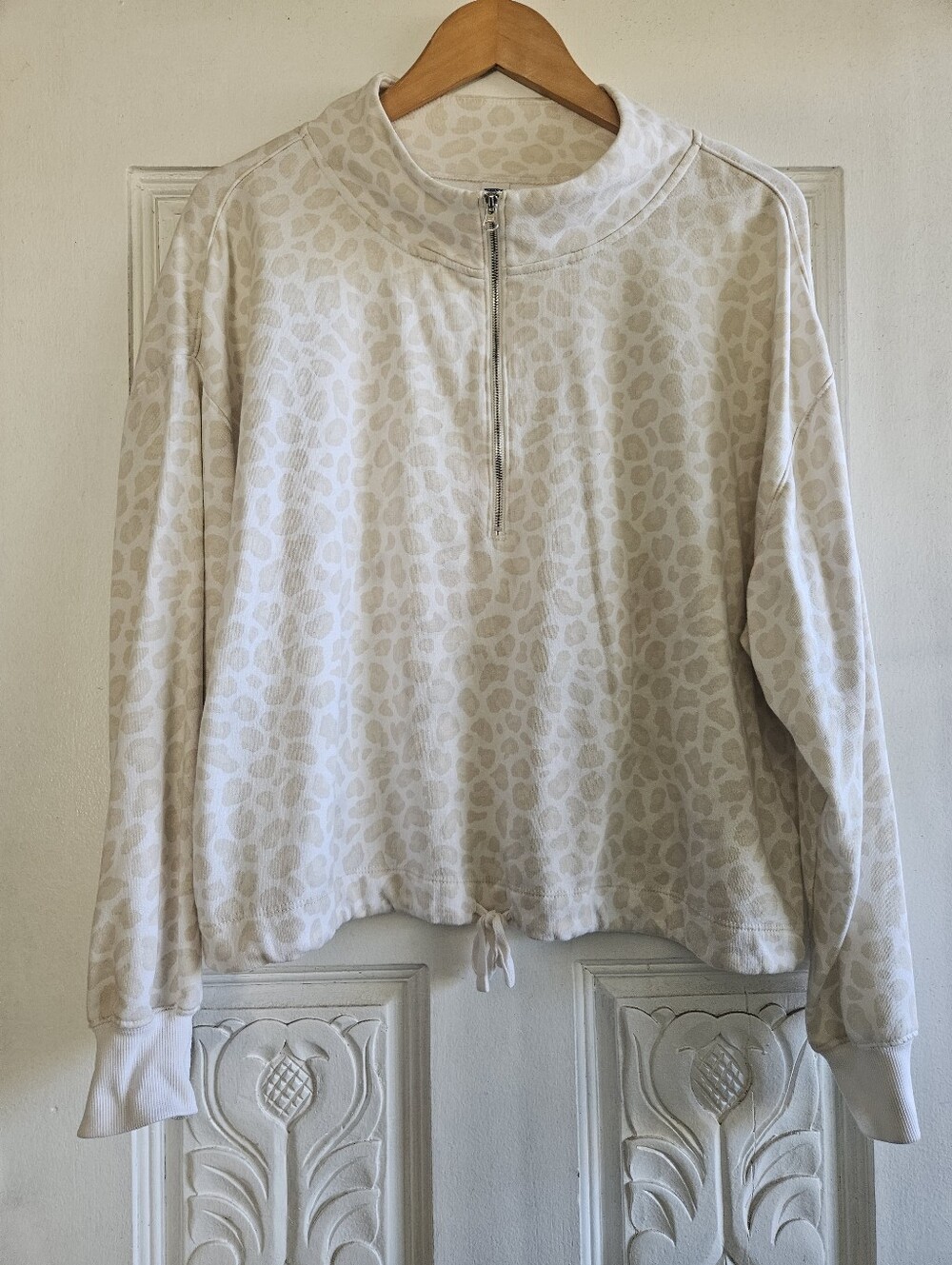 Old Navy Cream Animal-Print Half-Zip Pullover Large